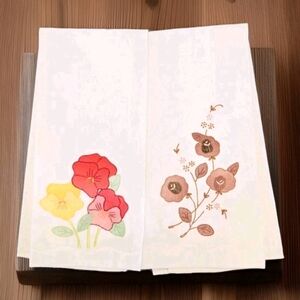 2 White Tea Towels Napkin Hand Embroidered Applique Floral Botanical Linen Blend